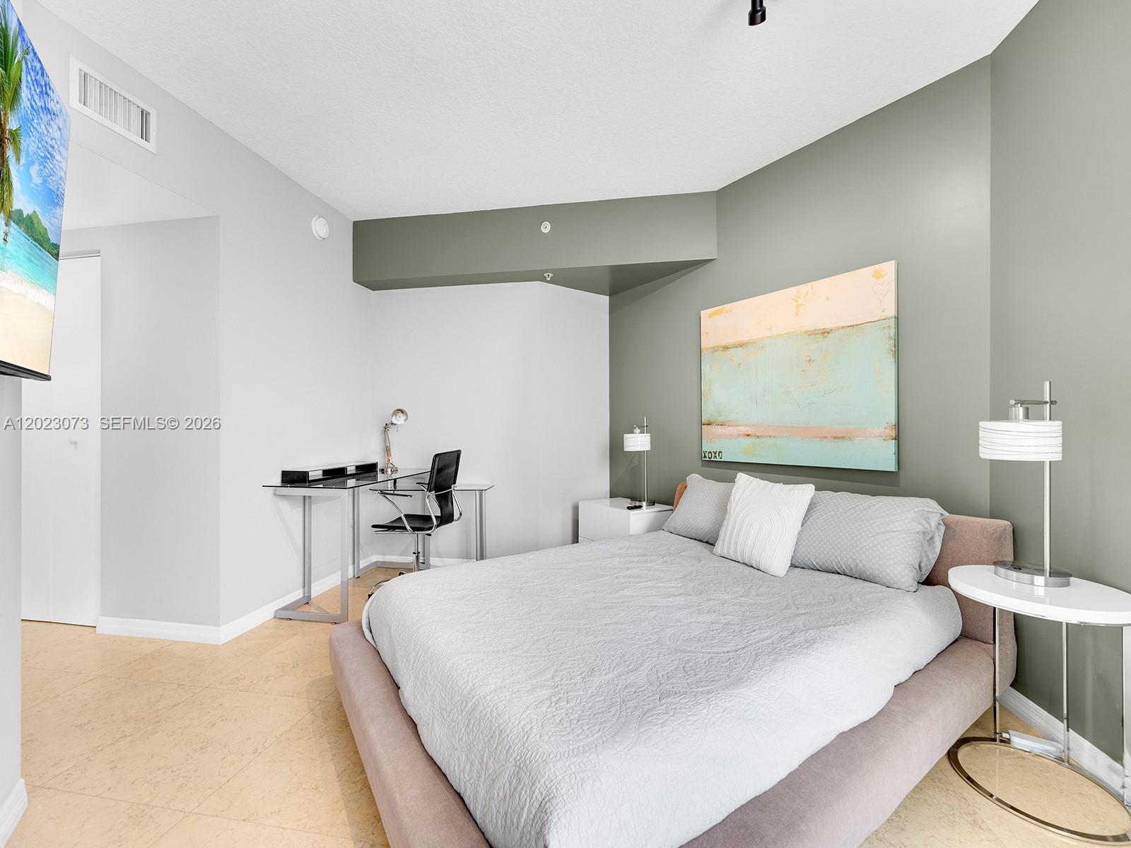 LA PERLA CONDO - Residential