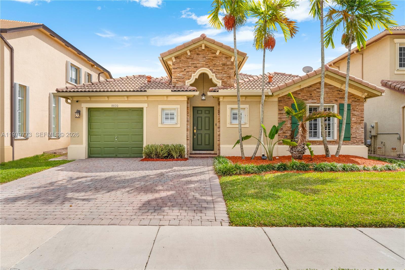 LAKES BY THE BAY KAYE - Residential