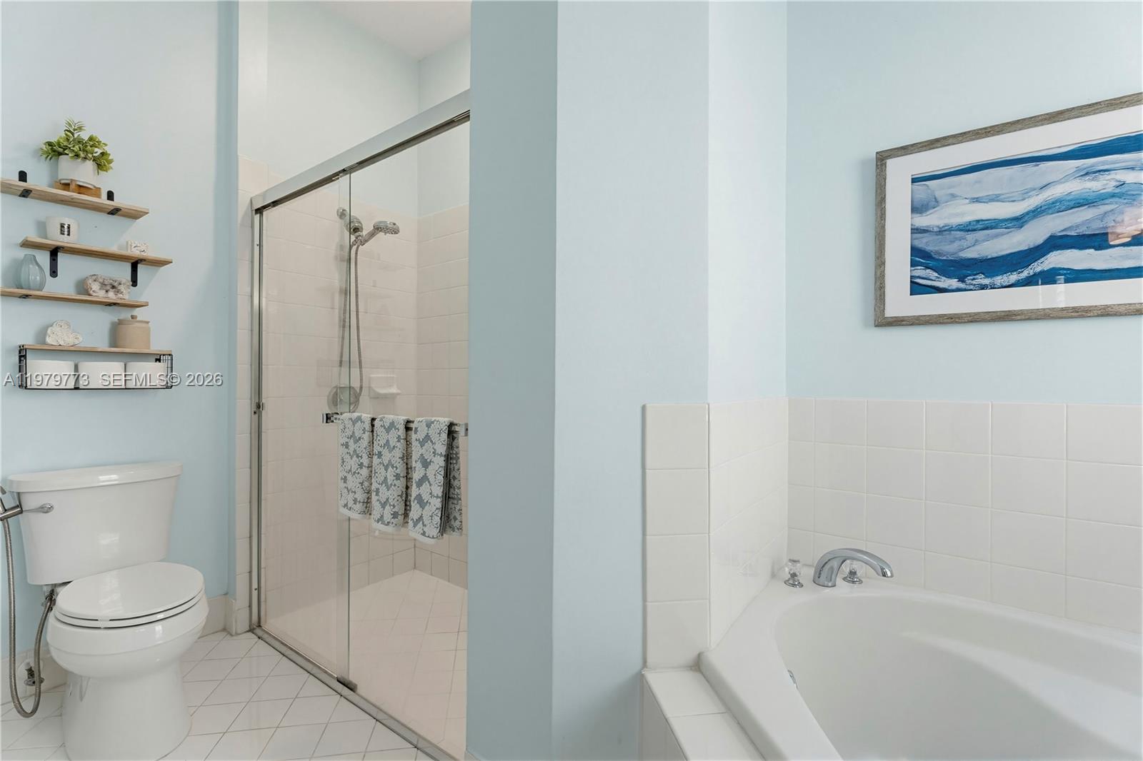 LAKES BY THE BAY KAYE - Residential