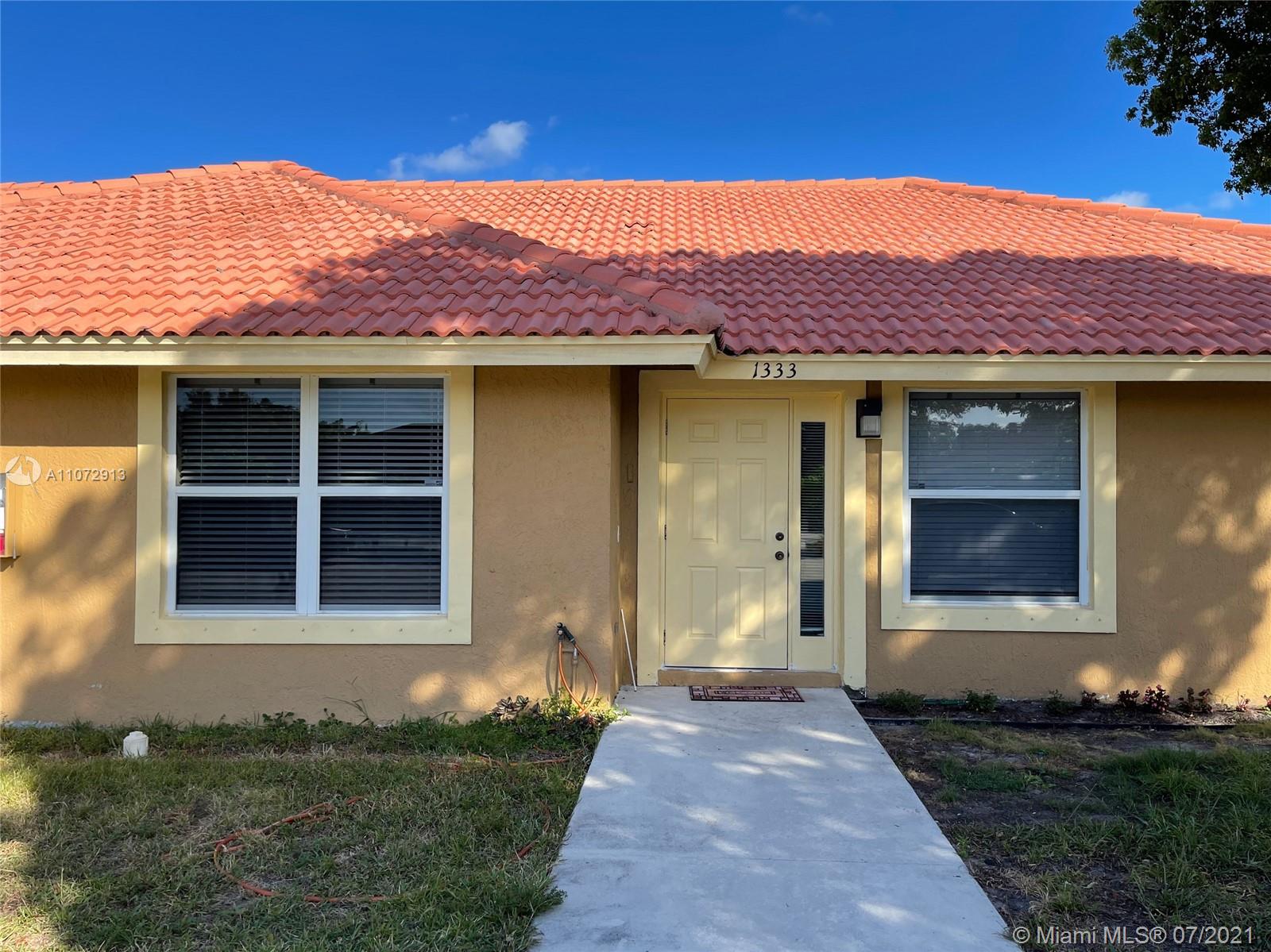 SOUTH SHORE 4 OF WELLINGT - Residential Income