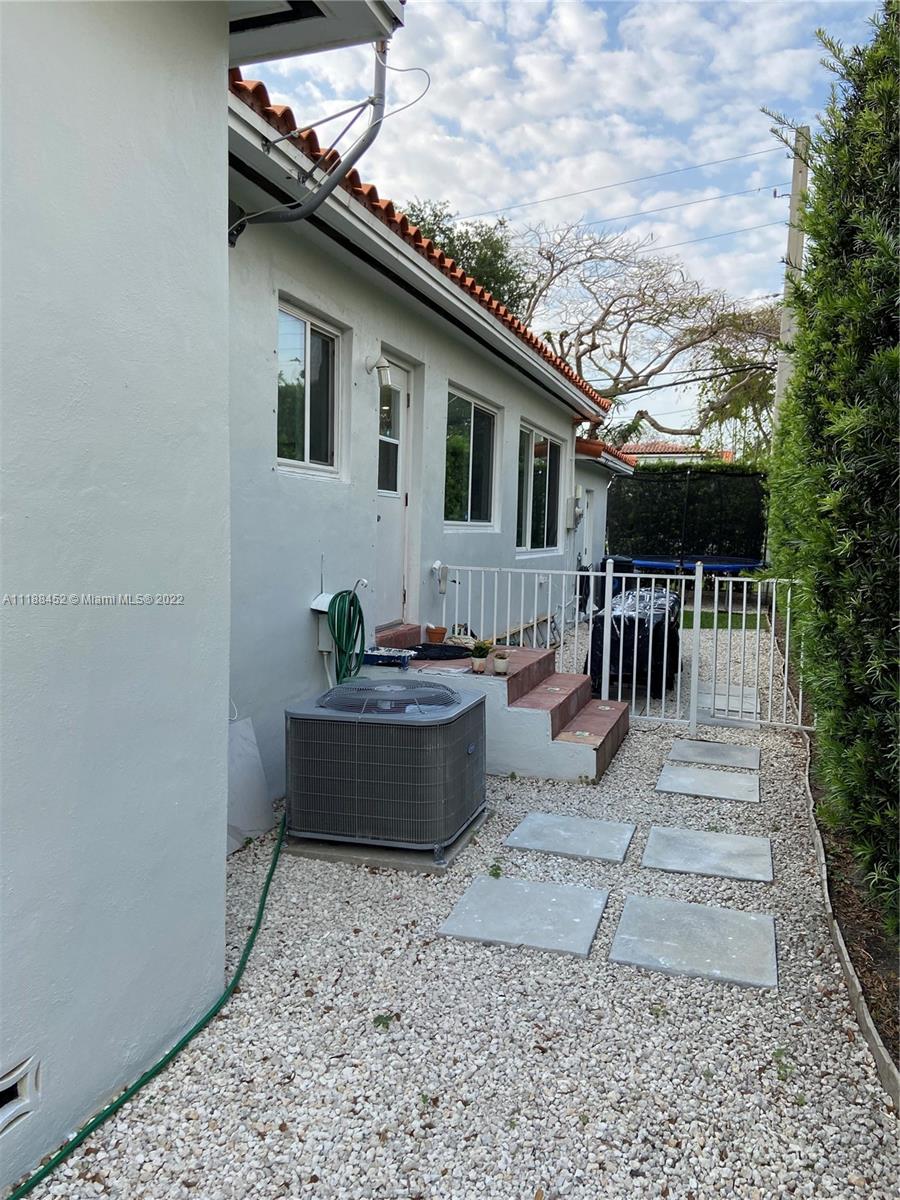 CORAL GABLES GRANADA SEC - Residential