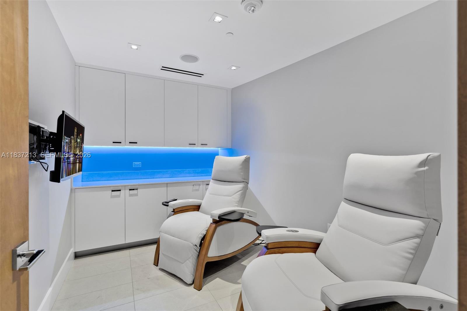 SANTA MARIA CONDO - Residential