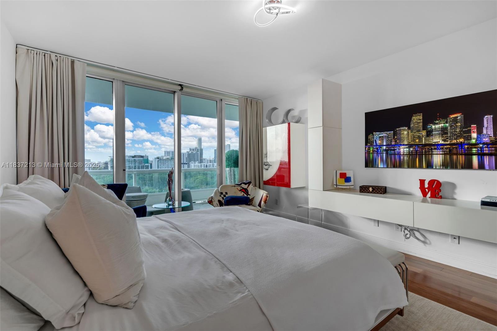 SANTA MARIA CONDO - Residential