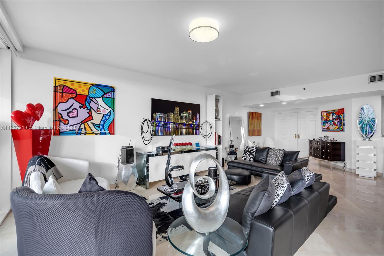 SANTA MARIA CONDO - Residential