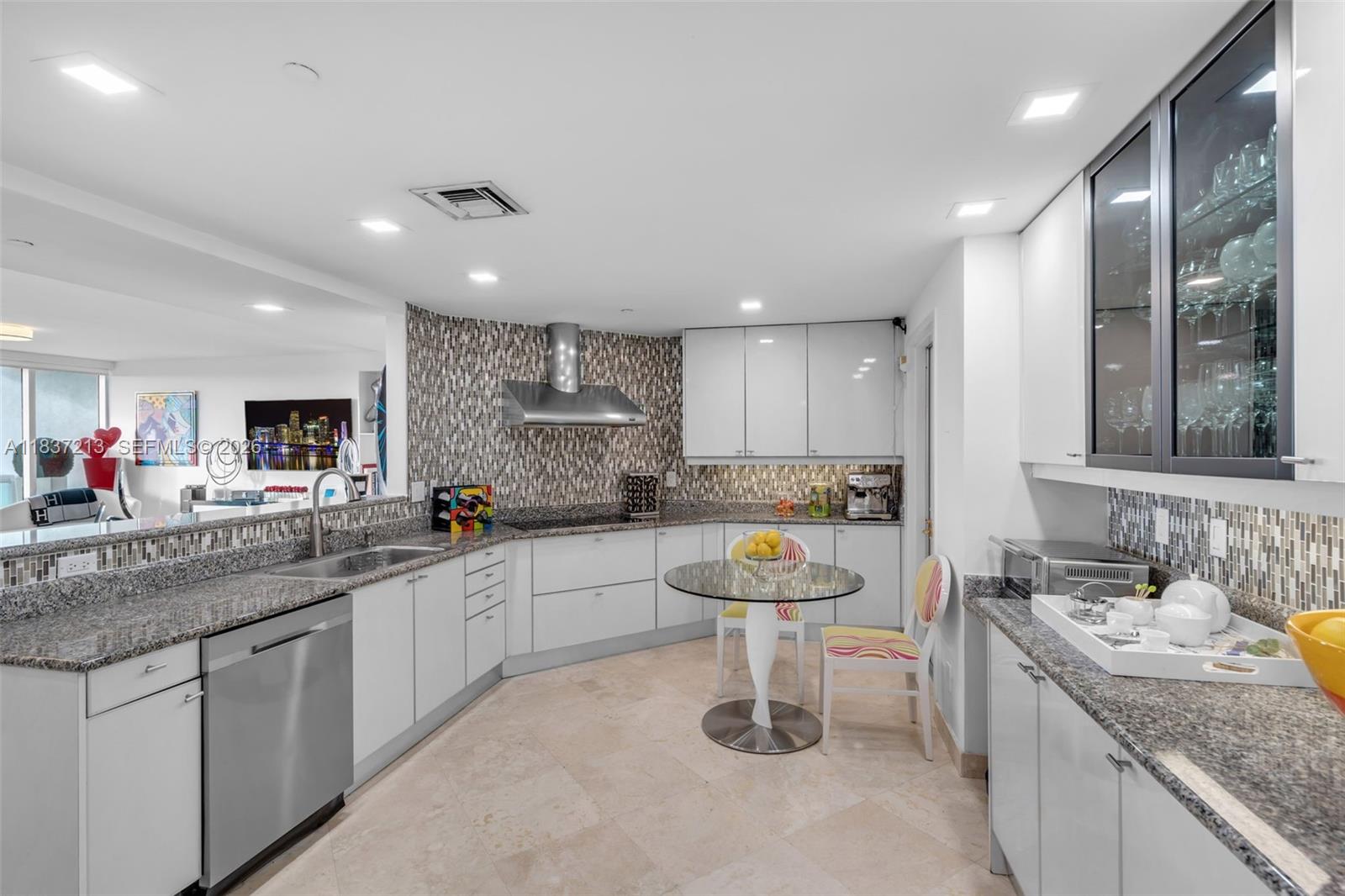 SANTA MARIA CONDO - Residential