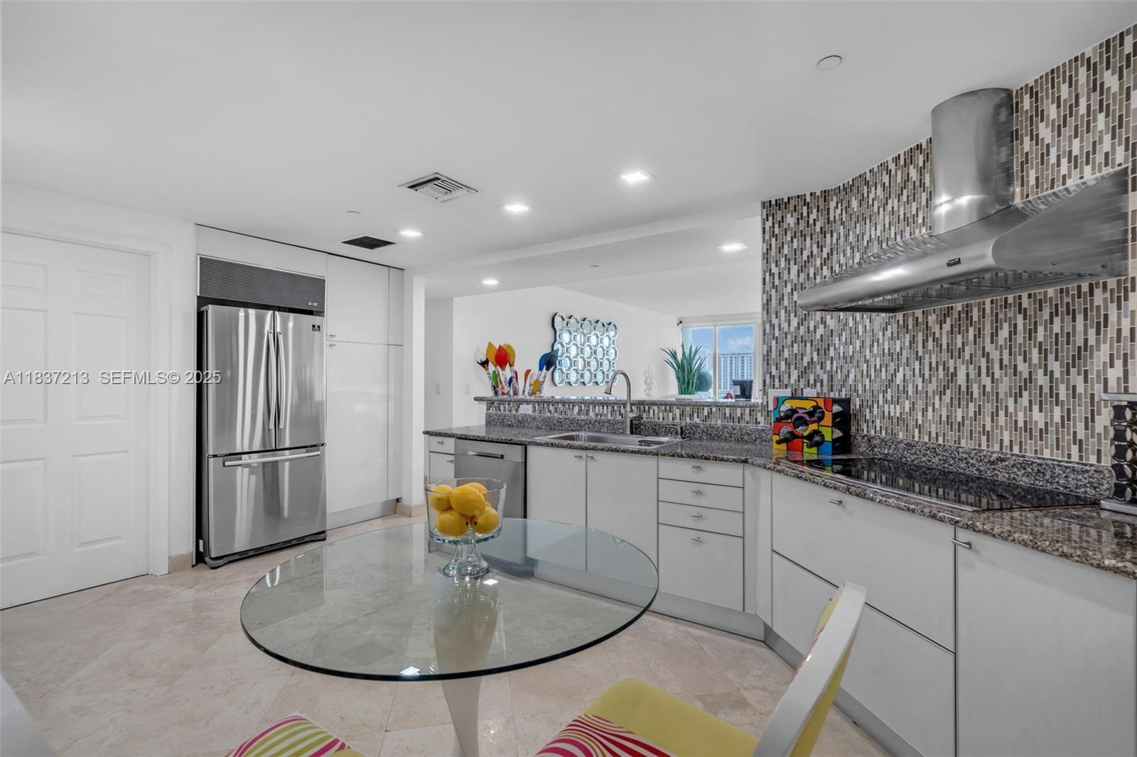 SANTA MARIA CONDO - Residential