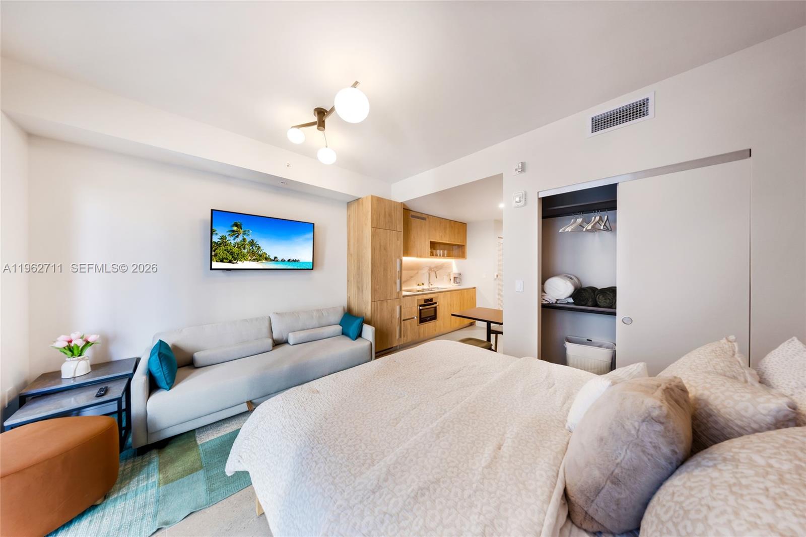 The Crossby Miami Worldcen - Residential