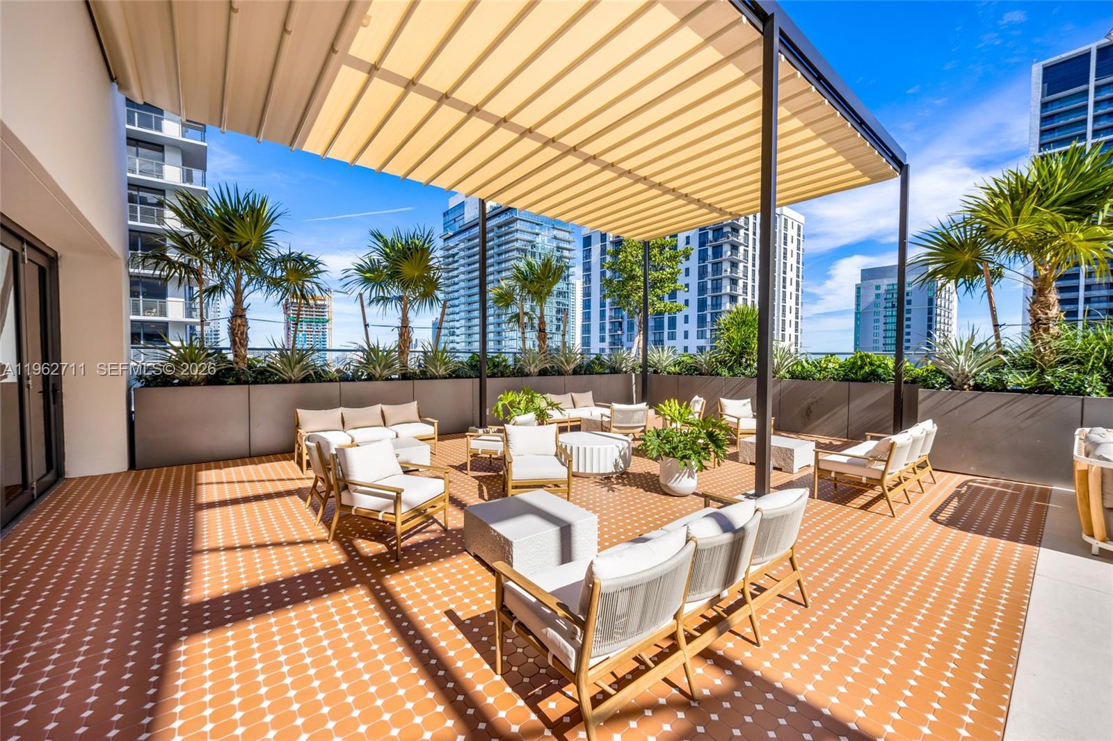 The Crossby Miami Worldcen - Residential