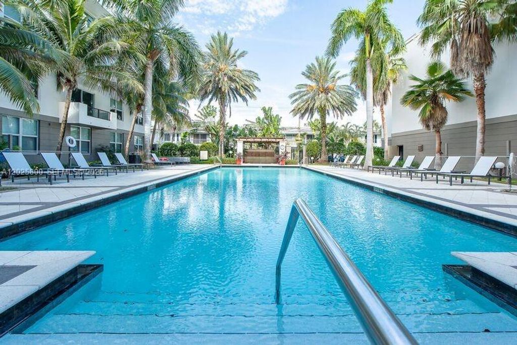 Photo of 2421 NE 65th St #408, Fort Lauderdale, FL 33308 (MLS # A12025800)
