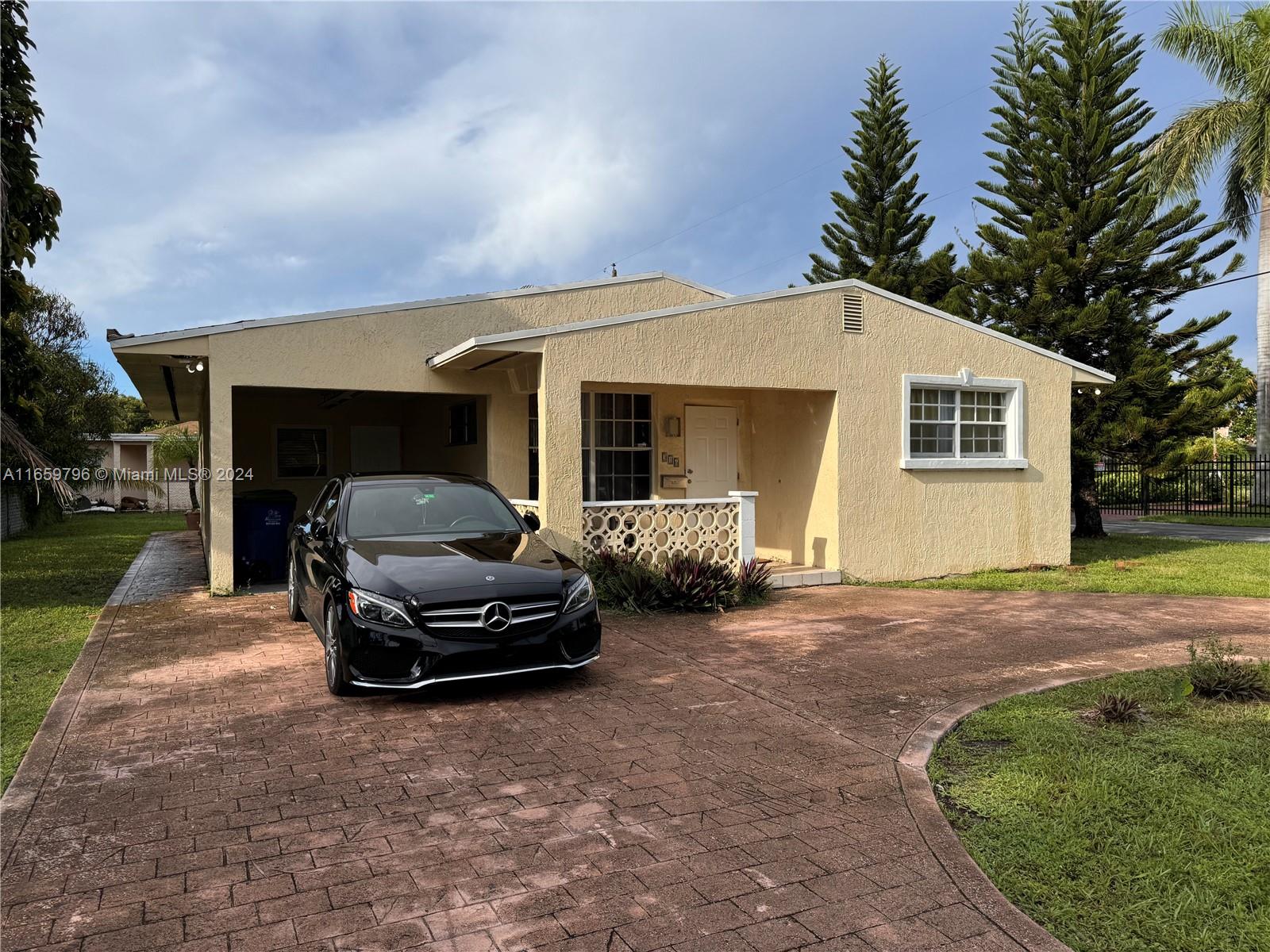 Rental Property at 316 Sw 2nd Ter, Hallandale Beach, Broward County, Florida - Bedrooms: 3 
Bathrooms: 2  - $3,400 MO.
