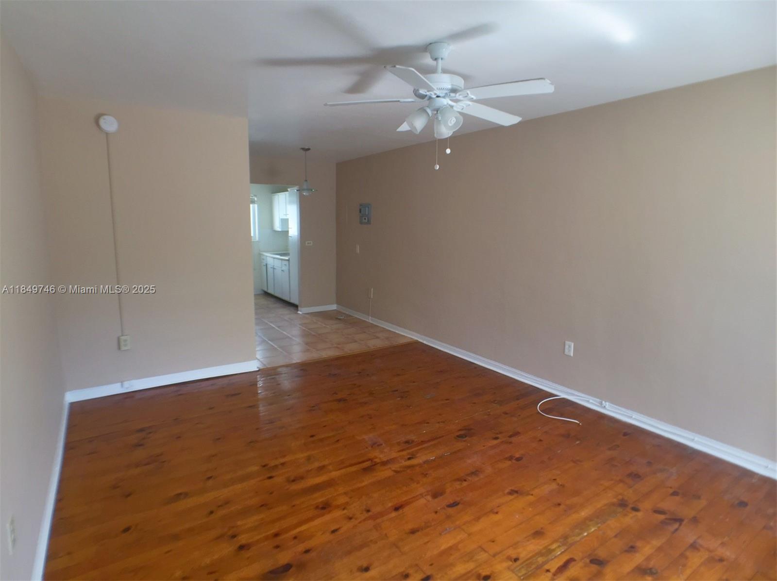 945 Meridian Ave 11