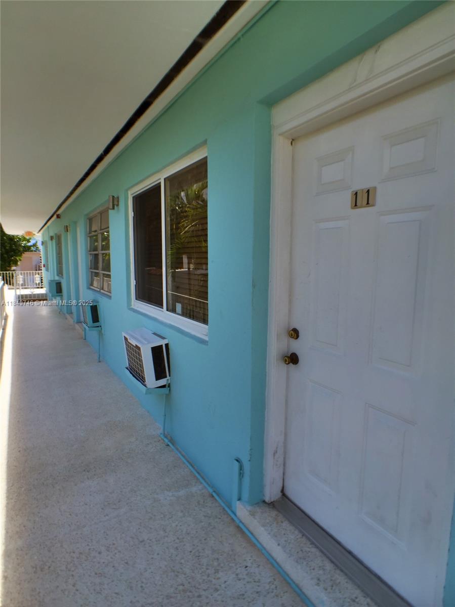 945 Meridian Ave 11