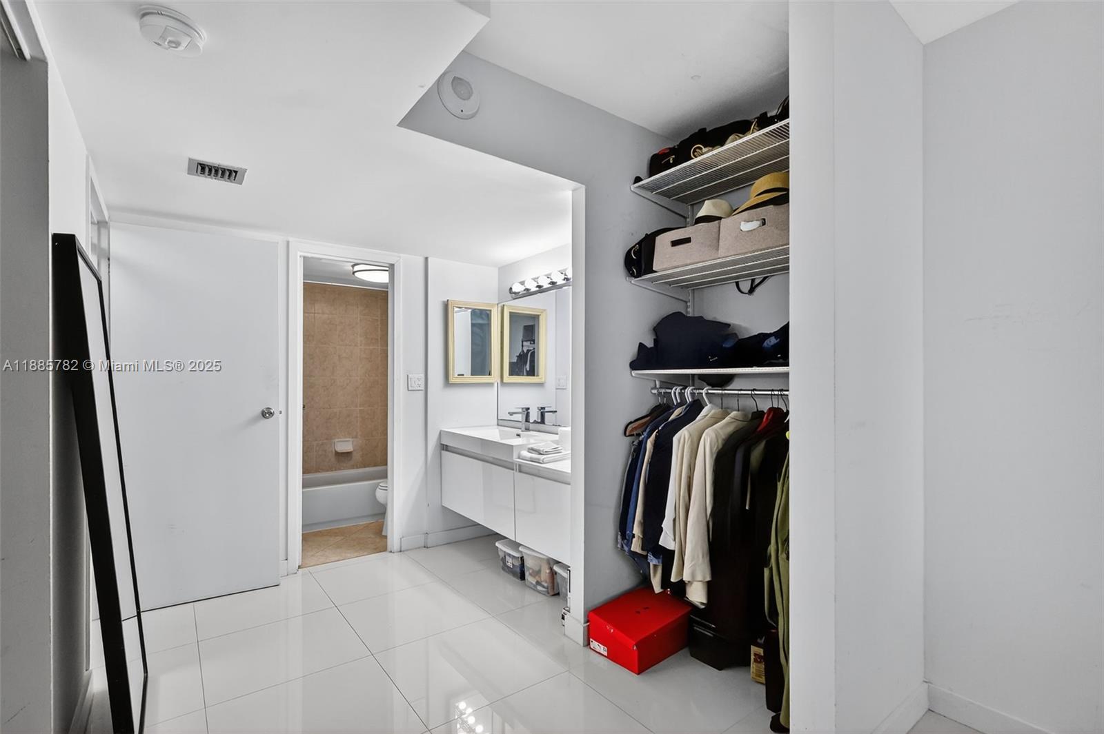 ARLEN HOUSE EAST CONDO - Residential