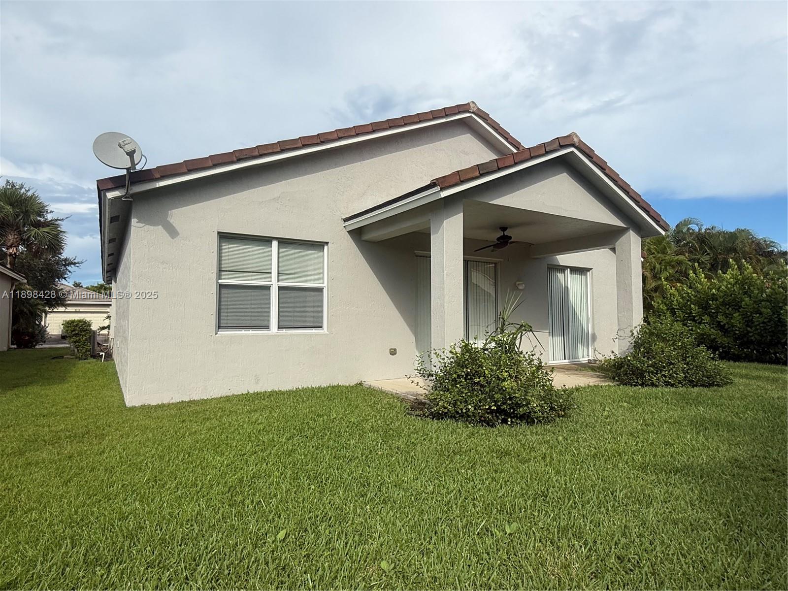 9517 SW Flowermound Cir, Port St Lucie, FL, 34987/$353,899 4 9517 SW Flowermound Cir