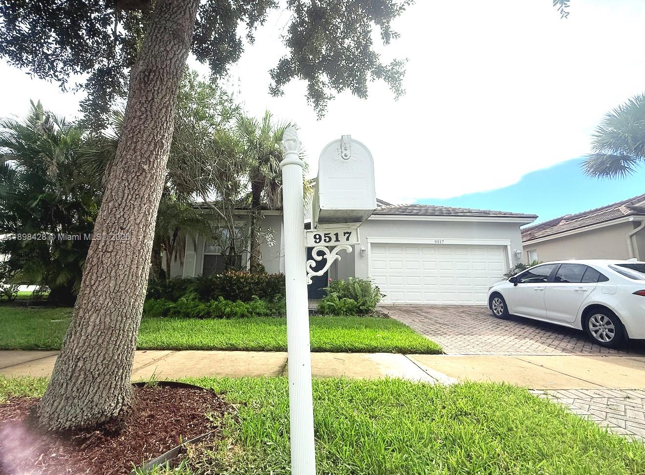9517 SW Flowermound Cir, Port St Lucie, FL, 34987/$353,899 2 9517 SW Flowermound Cir
