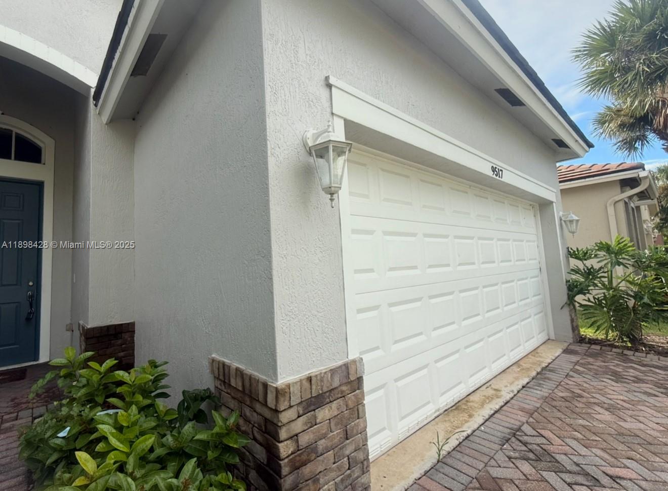 9517 SW Flowermound Cir, Port St Lucie, FL, 34987/$353,899 3 9517 SW Flowermound Cir
