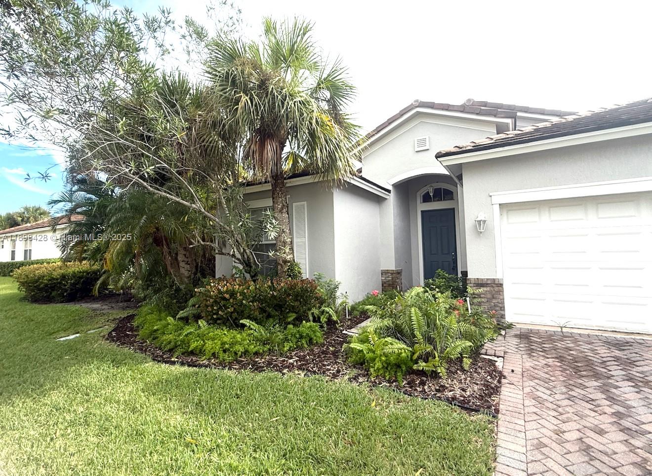 9517 SW Flowermound Cir, Port St Lucie, FL, 34987/$353,899 1 9517 SW Flowermound Cir