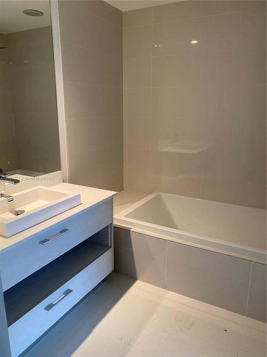 BRICKELL HEIGHTS WEST CON - Residential