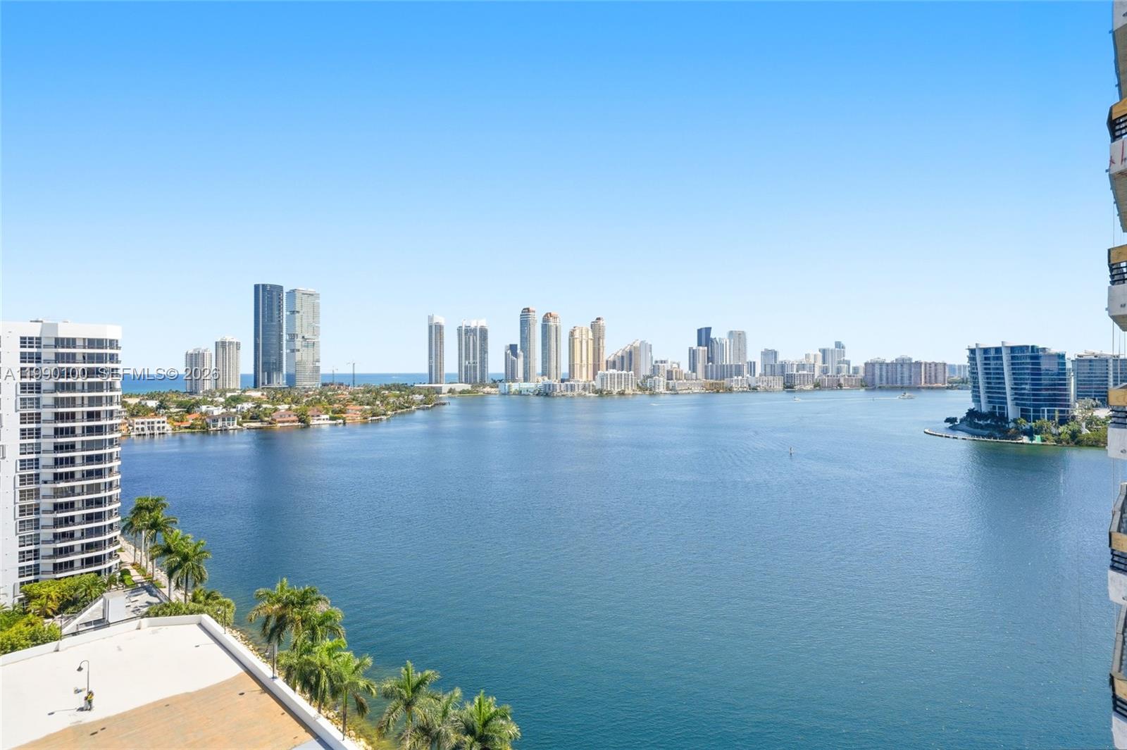 MYSTIC POINTE TOWER 500 C - Residential