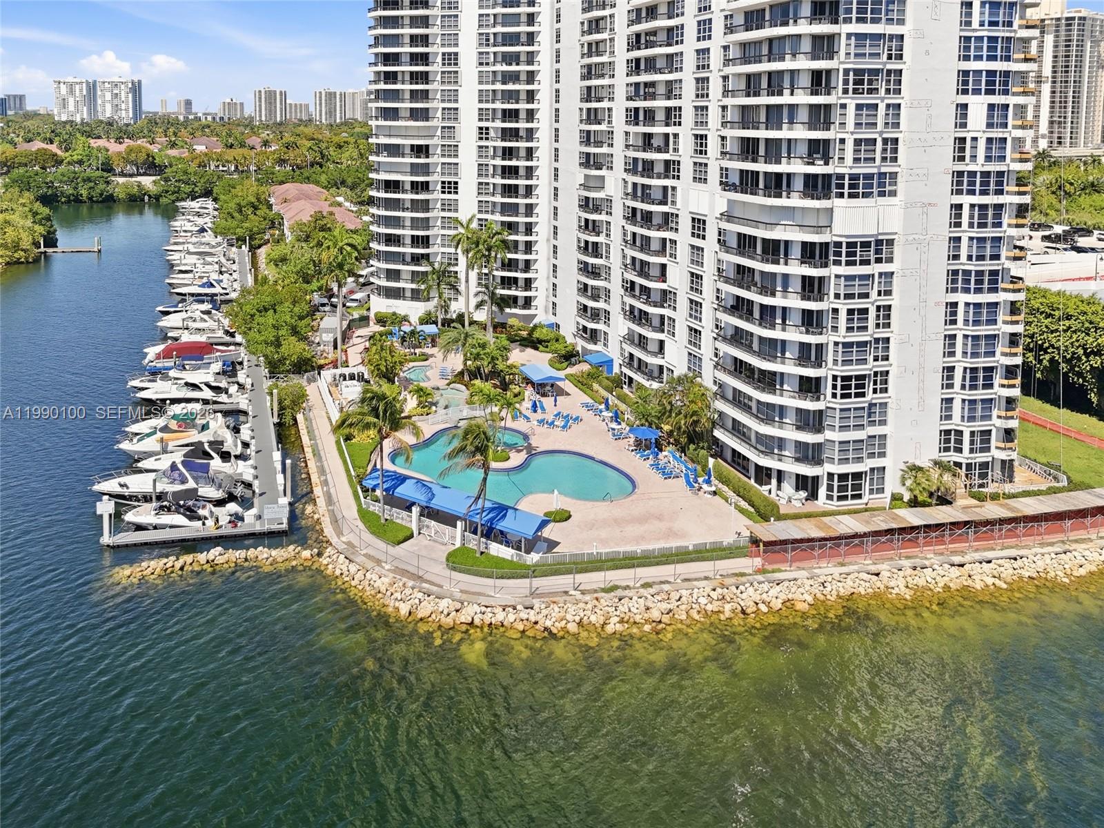 MYSTIC POINTE TOWER 500 C - Residential