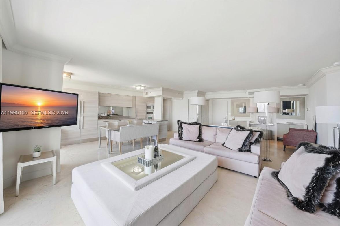 MYSTIC POINTE TOWER 500 C - Residential