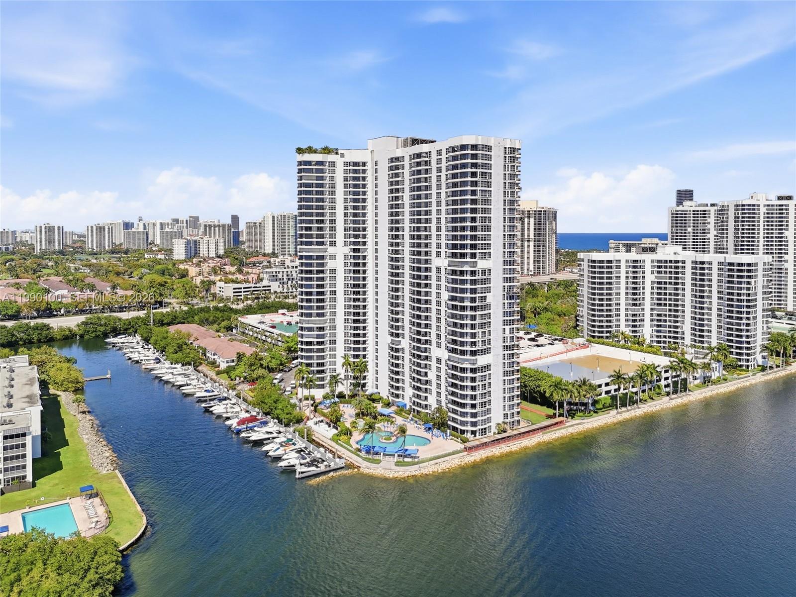 MYSTIC POINTE TOWER 500 C - Residential