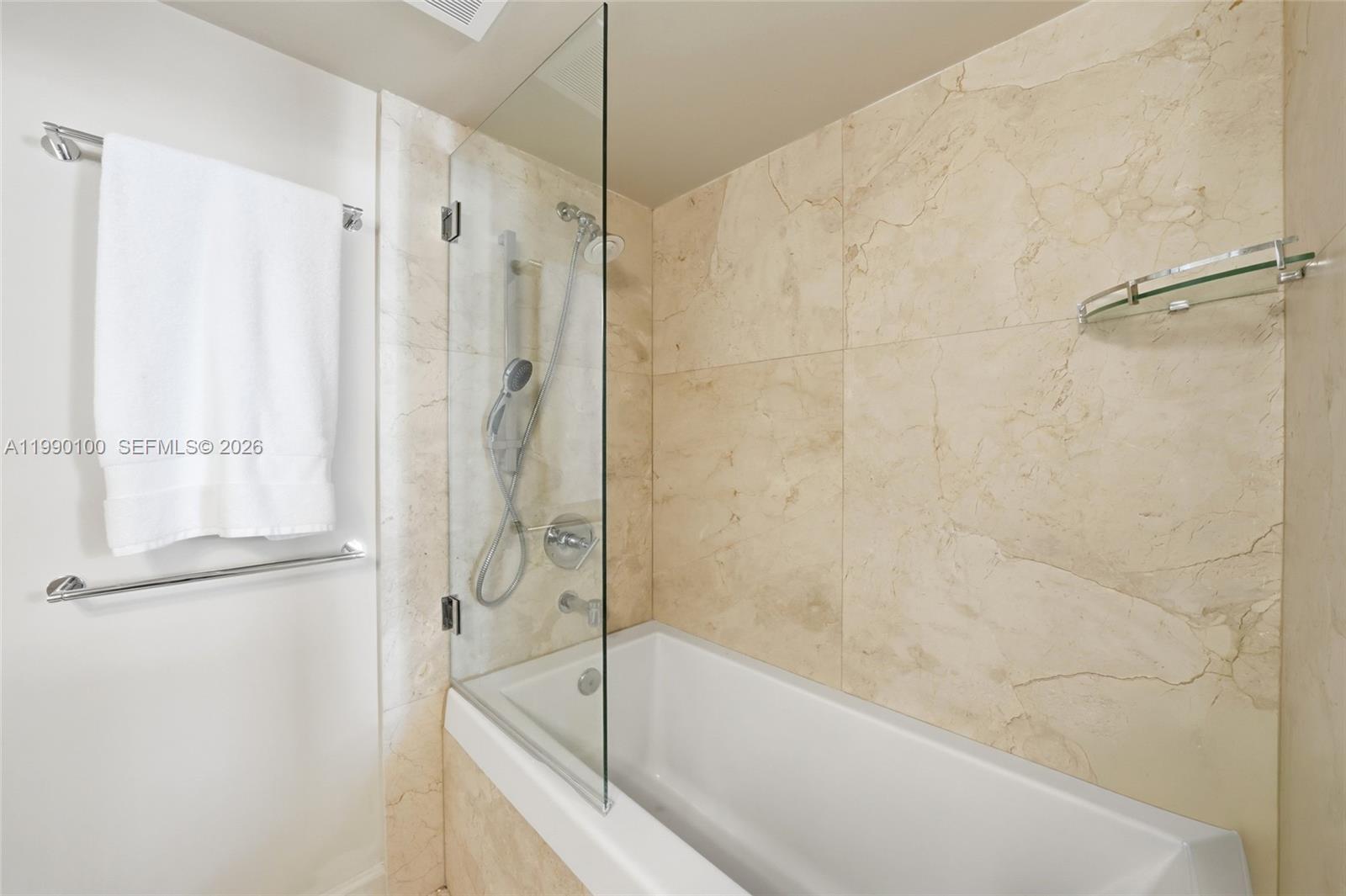 MYSTIC POINTE TOWER 500 C - Residential