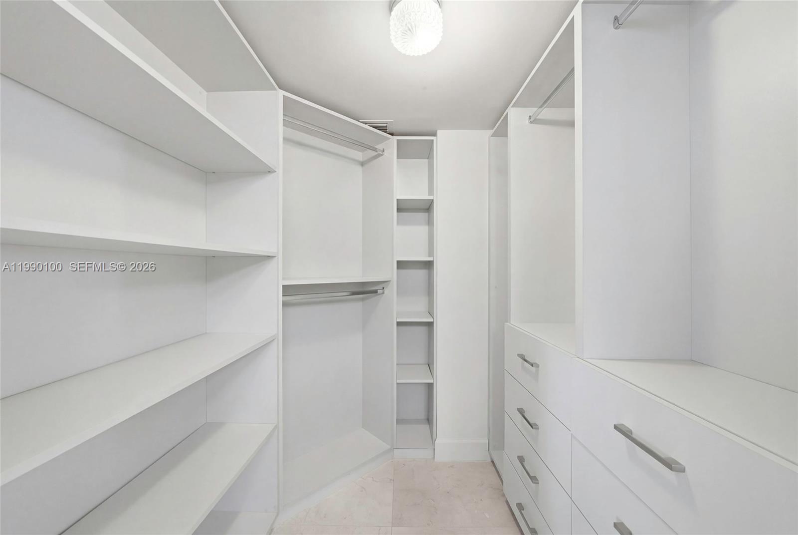 MYSTIC POINTE TOWER 500 C - Residential