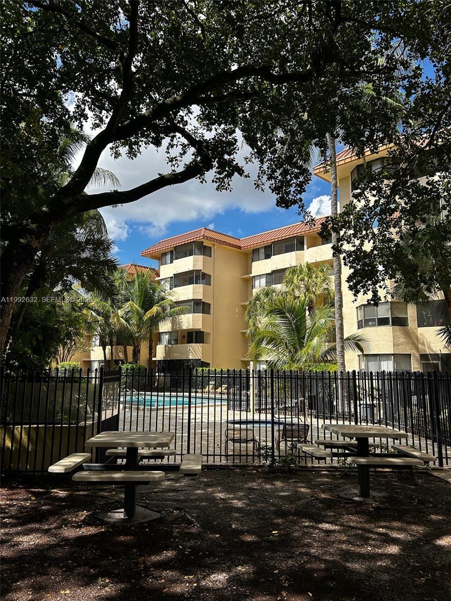 PLANTATION FOREST CONDO - Residential