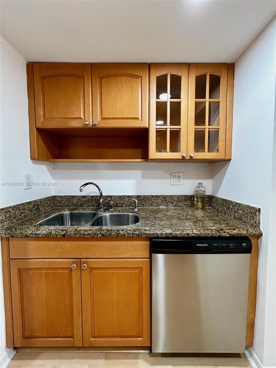 PLANTATION FOREST CONDO - Residential