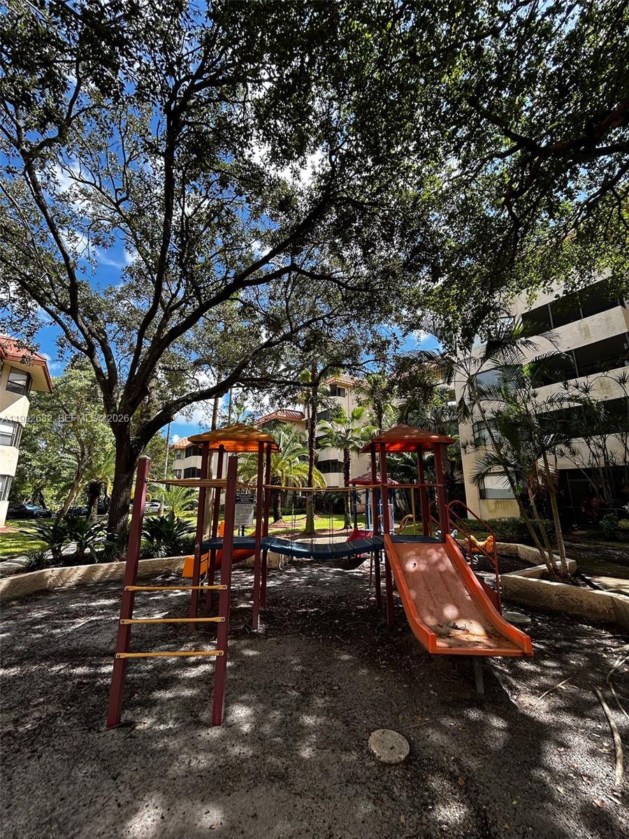 PLANTATION FOREST CONDO - Residential