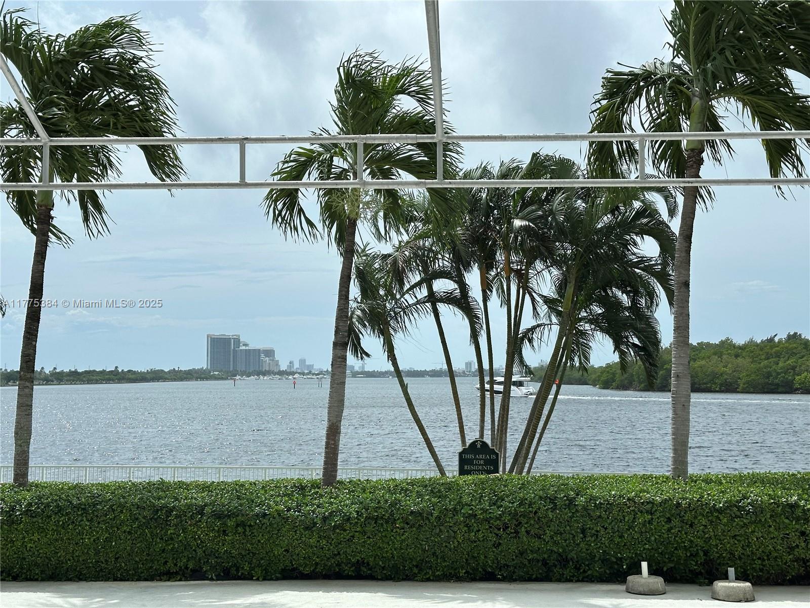 ARLEN HOUSE WEST CONDO - Residential