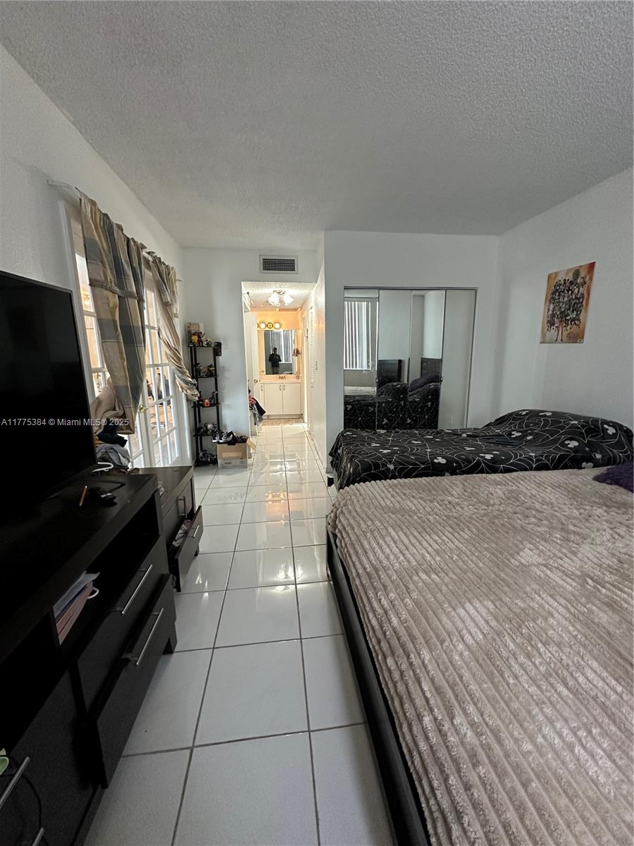 ARLEN HOUSE WEST CONDO - Residential