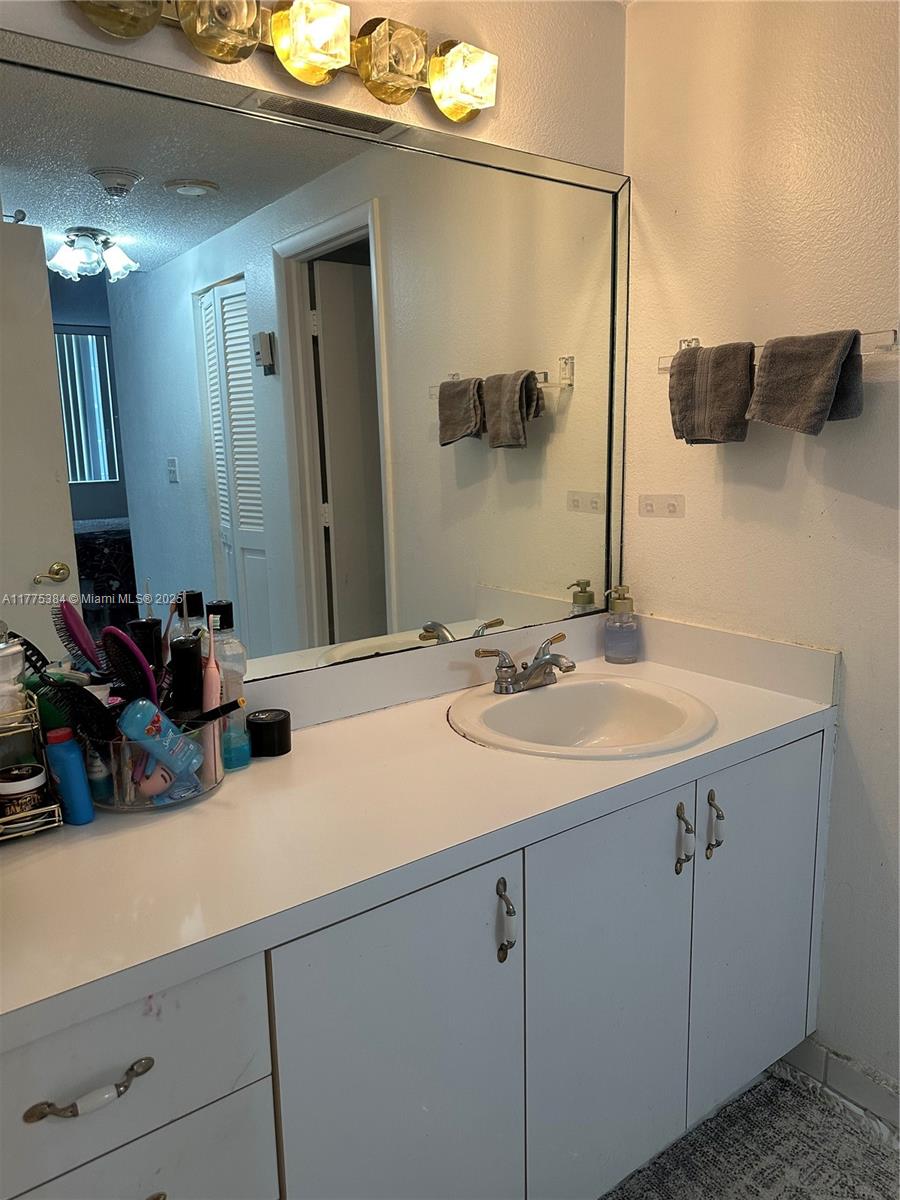 ARLEN HOUSE WEST CONDO - Residential