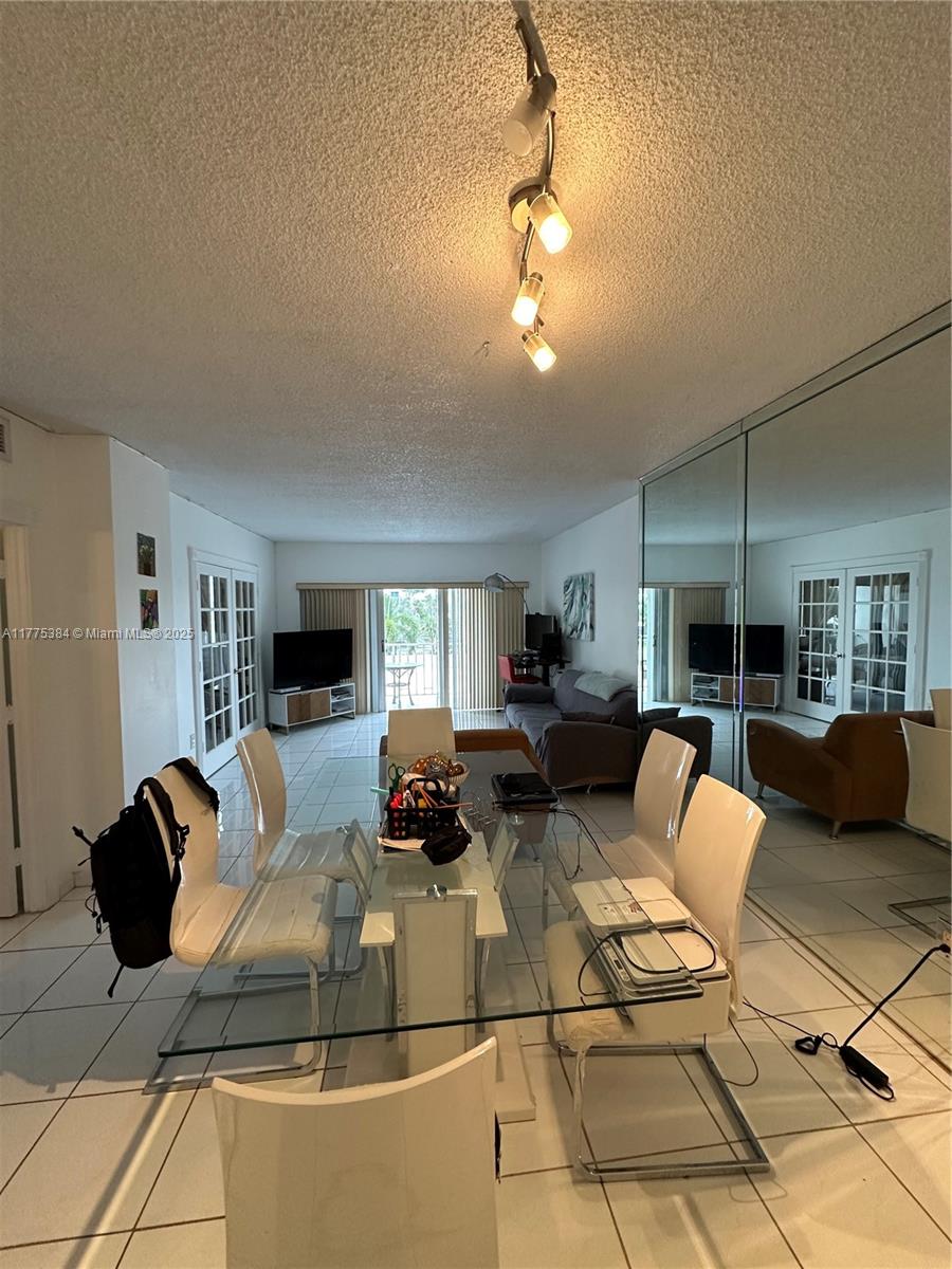 ARLEN HOUSE WEST CONDO - Residential