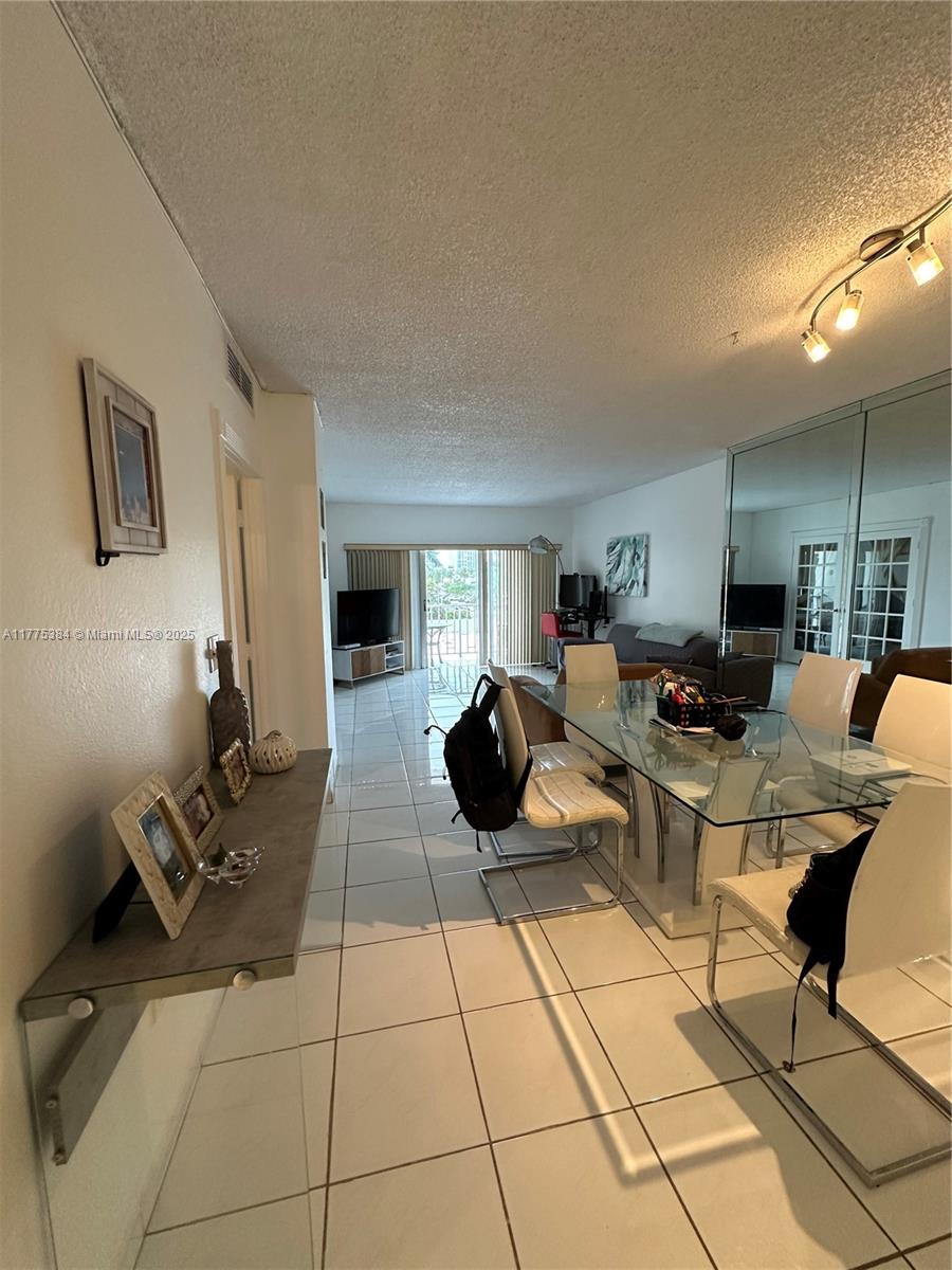 ARLEN HOUSE WEST CONDO - Residential