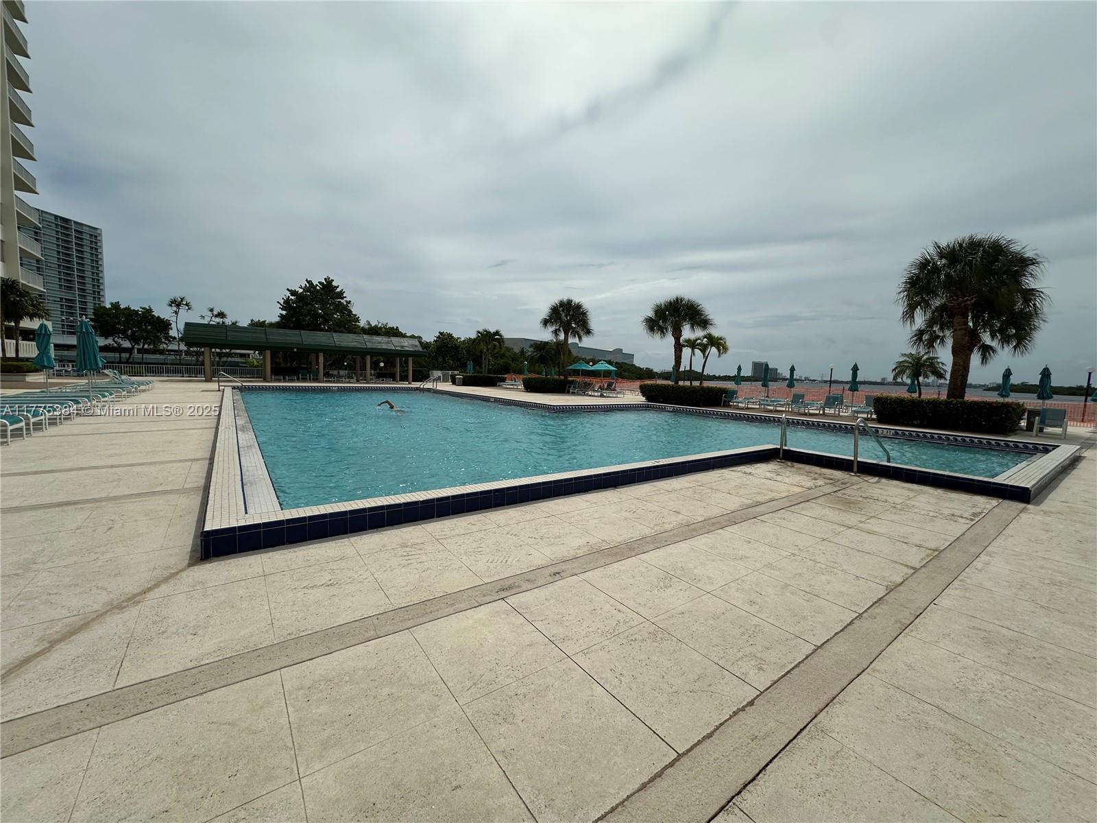 ARLEN HOUSE WEST CONDO - Residential