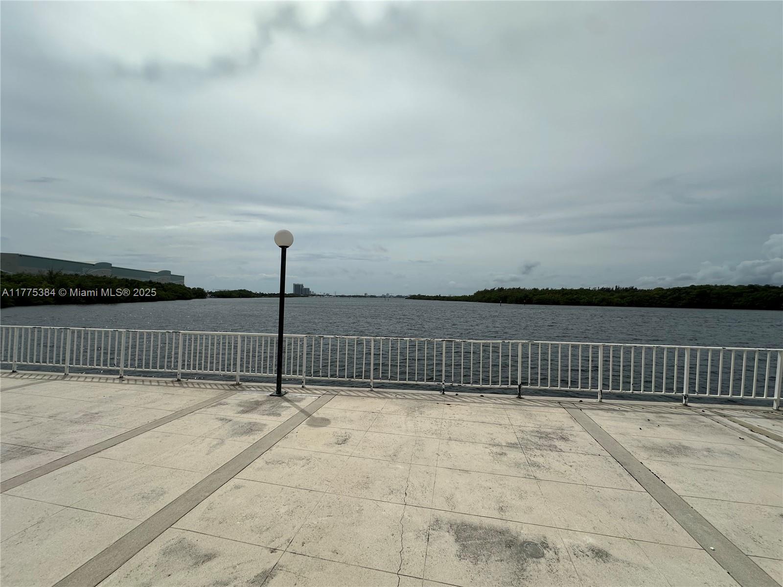 ARLEN HOUSE WEST CONDO - Residential