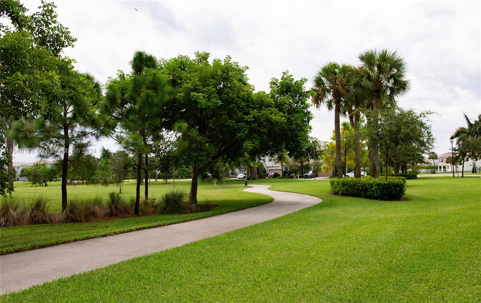Photo 41 of 54 of 4400 Hillcrest Dr 703B condo