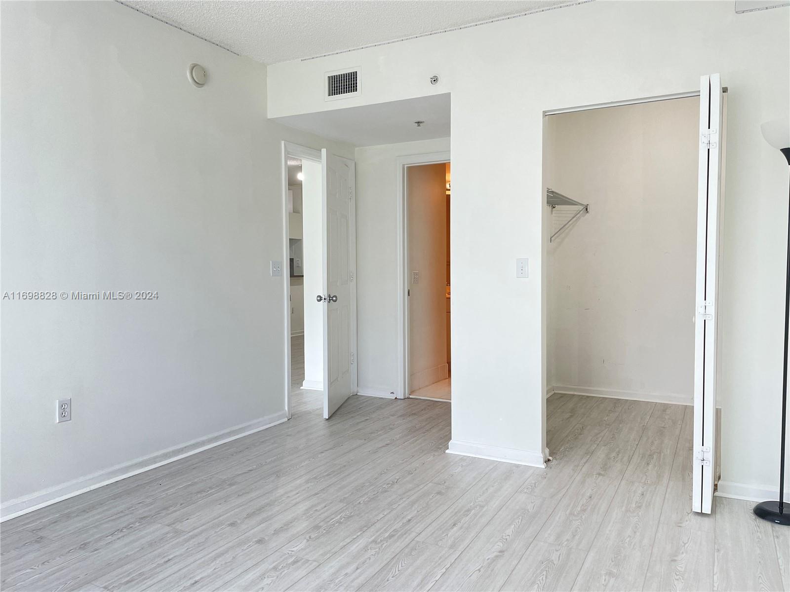 PORTO BELLAGIO CONDO - Residential