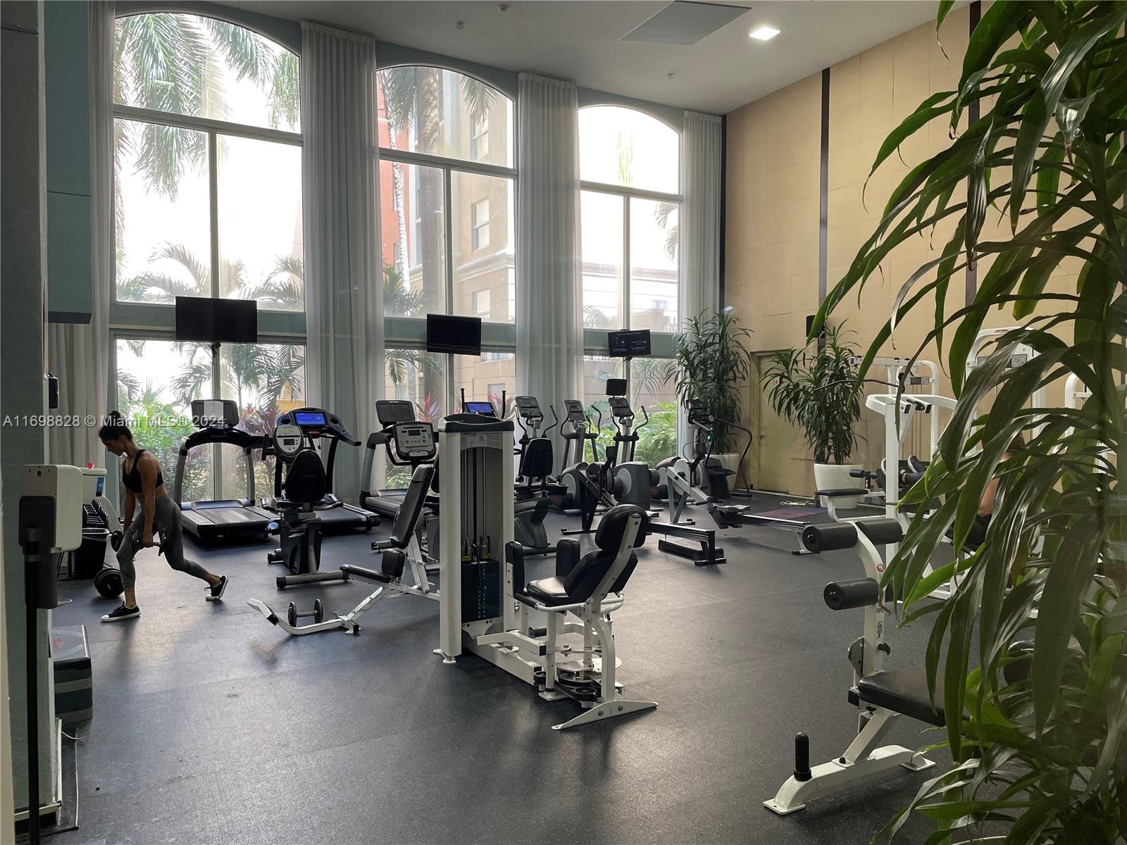 PORTO BELLAGIO CONDO - Residential