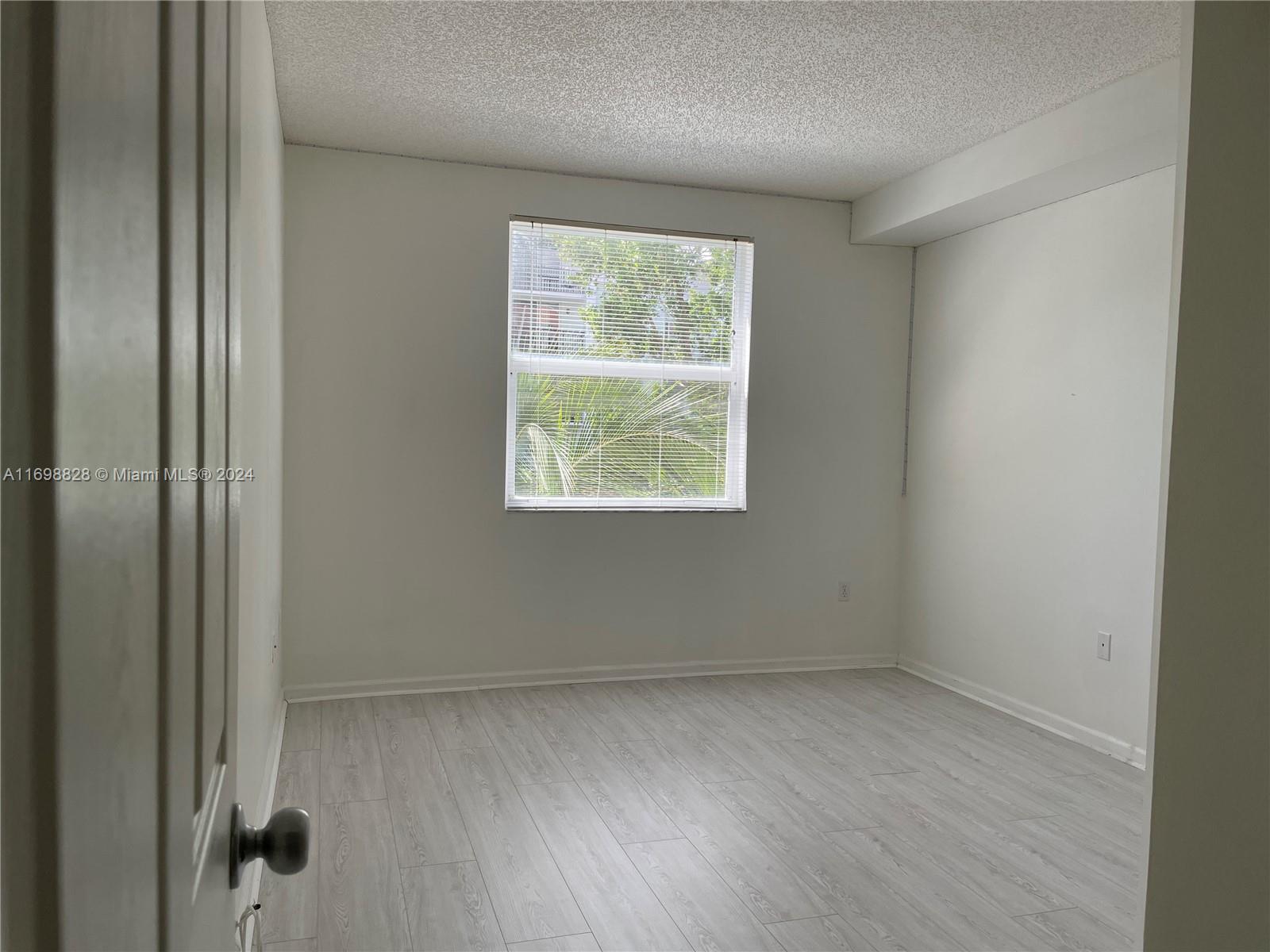 PORTO BELLAGIO CONDO - Residential