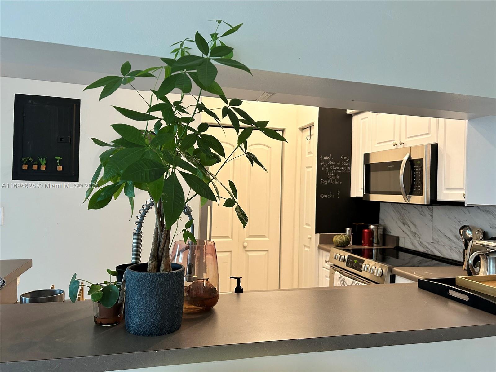 PORTO BELLAGIO CONDO - Residential
