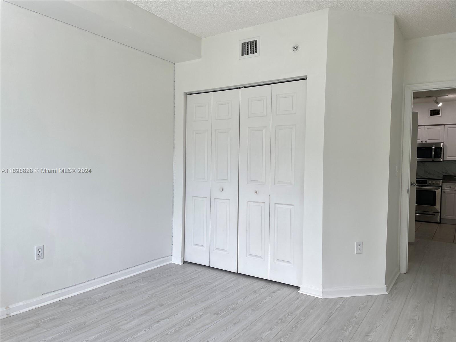 PORTO BELLAGIO CONDO - Residential