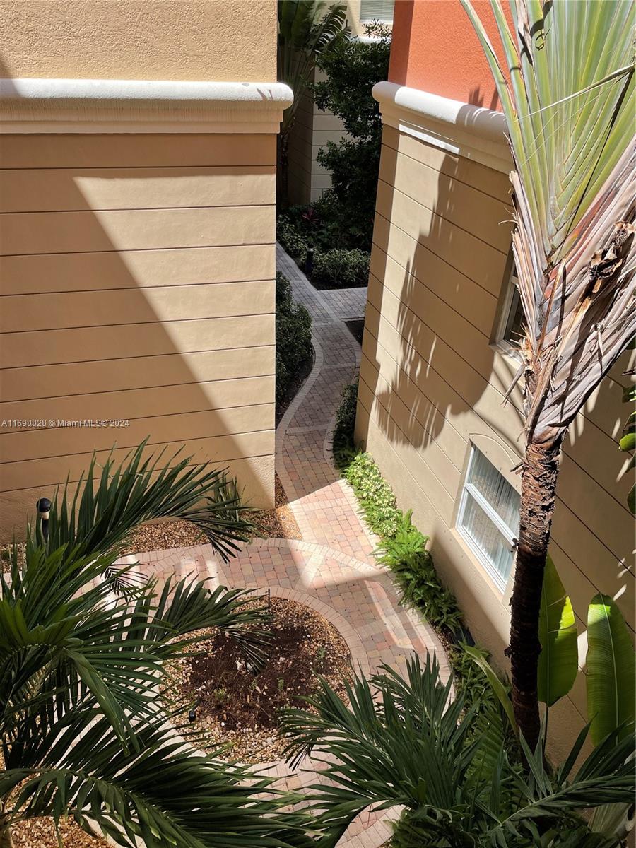PORTO BELLAGIO CONDO - Residential