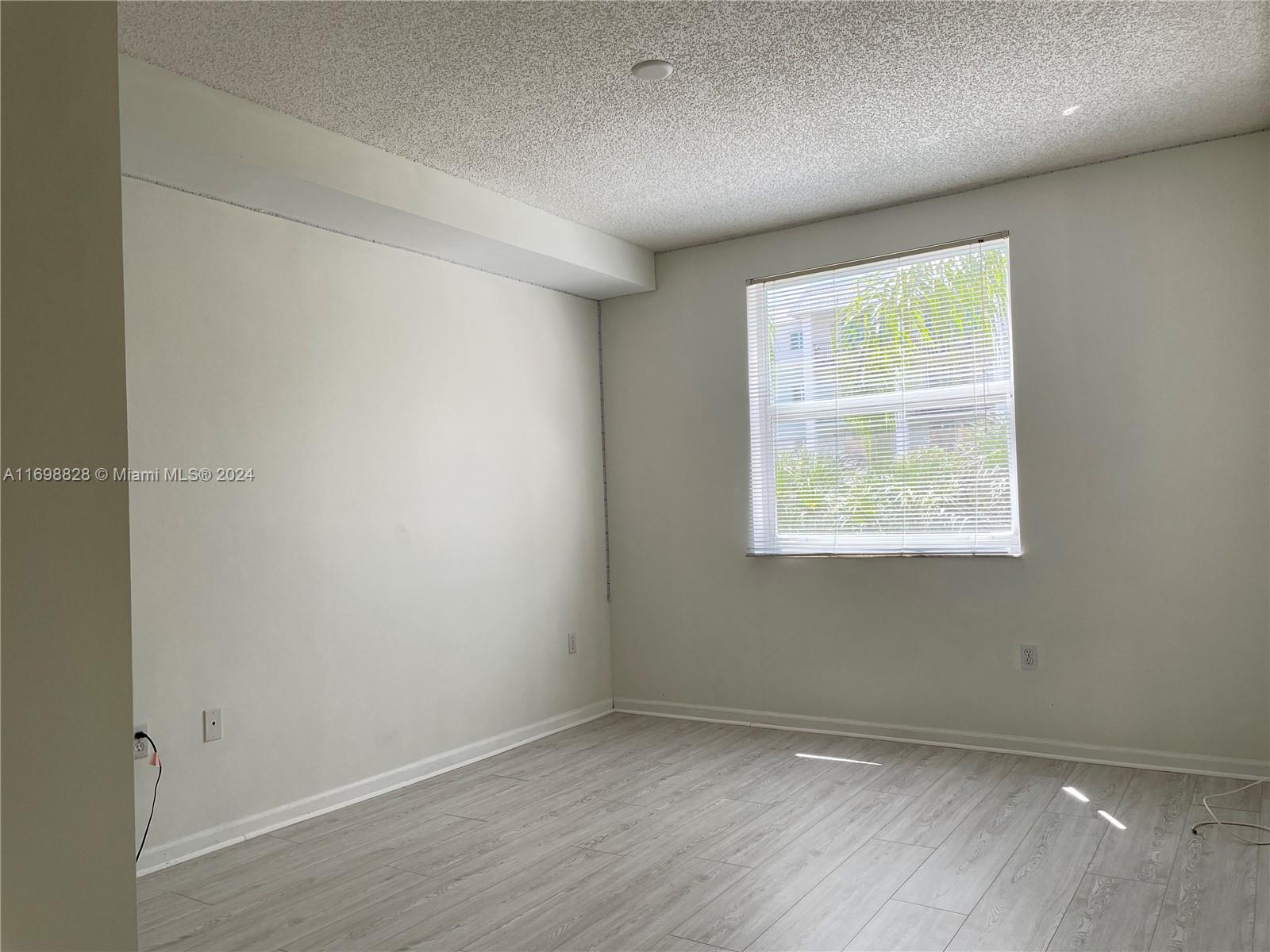 PORTO BELLAGIO CONDO - Residential