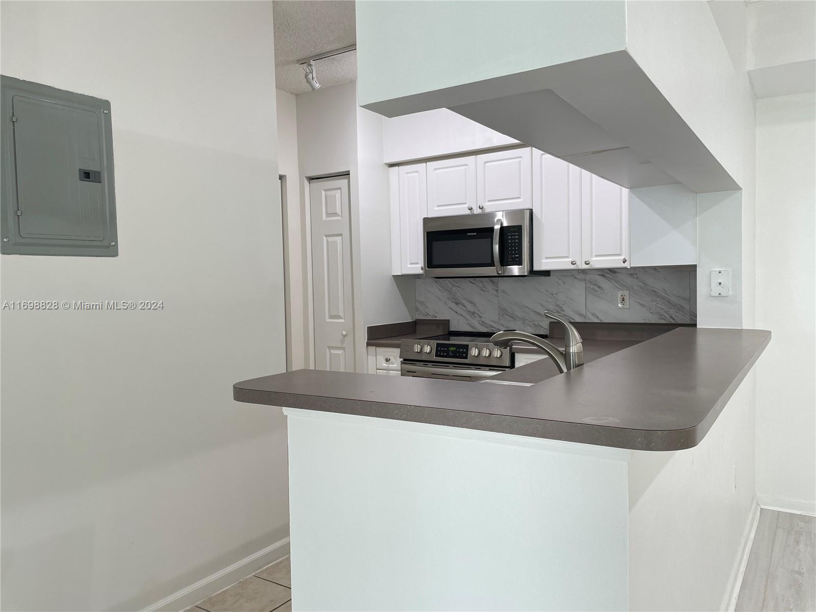 PORTO BELLAGIO CONDO - Residential