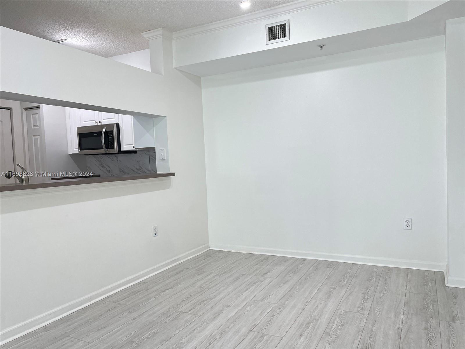 PORTO BELLAGIO CONDO - Residential