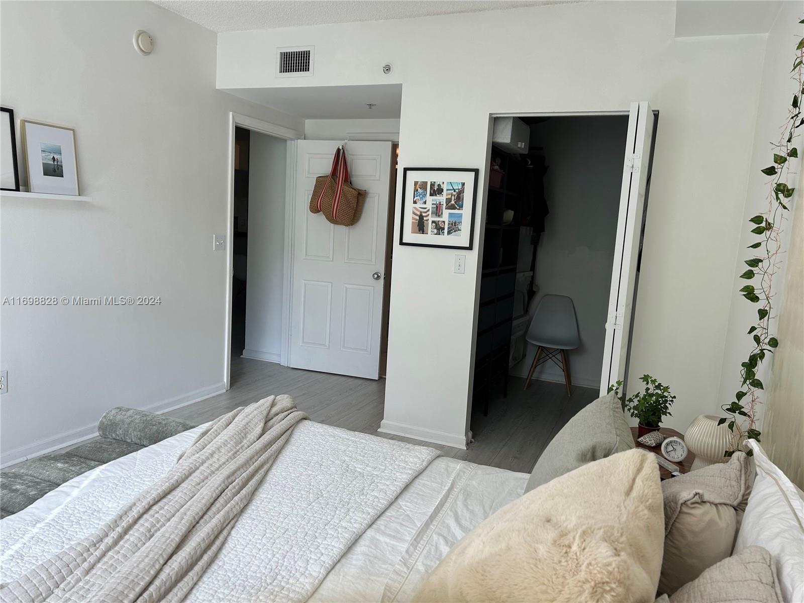 PORTO BELLAGIO CONDO - Residential