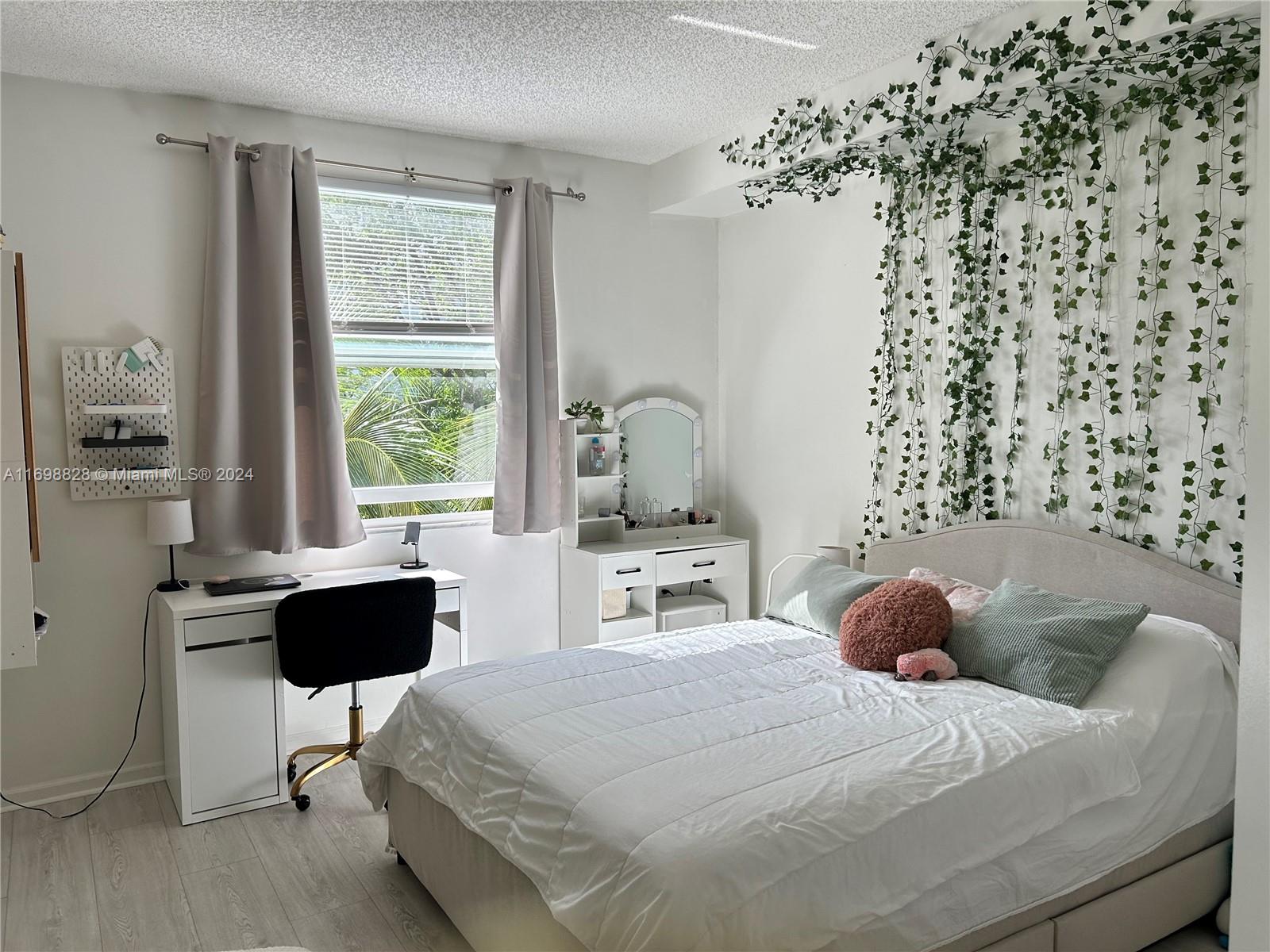 PORTO BELLAGIO CONDO - Residential
